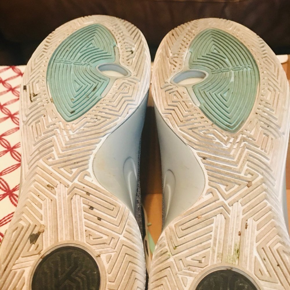 Nike Kyrie Flytrap 2 W/ Custom Laces - image 8